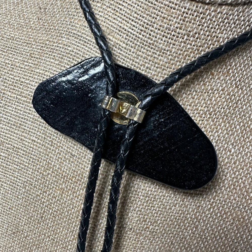 Vintage Iridescent Bolo Tie Necklace Purple Black Stone Western Bolo Unisex - Picture 5 of 5